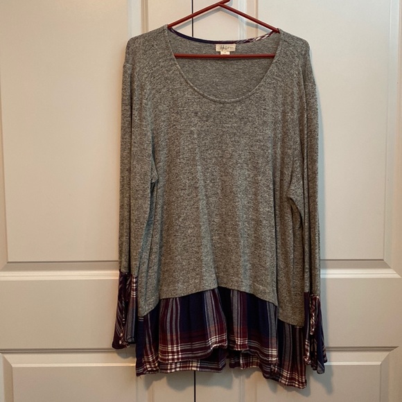 Cute Top - Picture 1 of 5